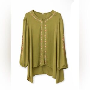 The Pioneer Woman Green Embroidered Blouse